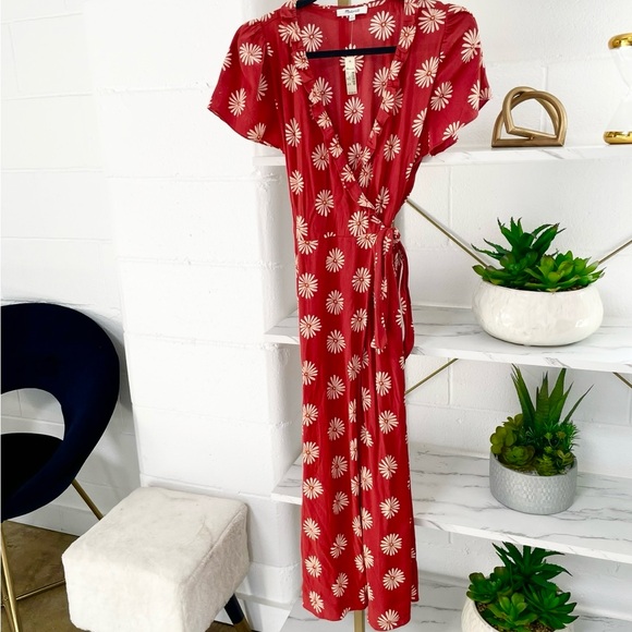 Madewell Ruffle-Edge Wrap Midi Dress in Daisy Dream - Picture 7 of 12